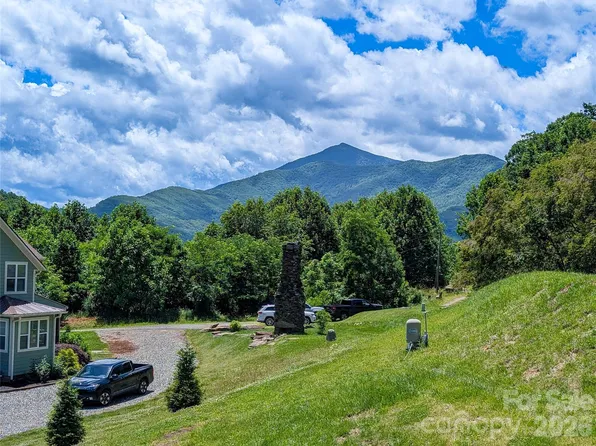 338 Majestic Mountain Dr, Burnsville, NC 28714
