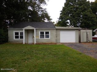 710 Denway Dr, Kalamazoo, MI 49008