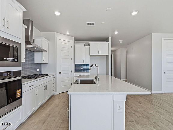 5th image of 13312 Emerald Water Ct