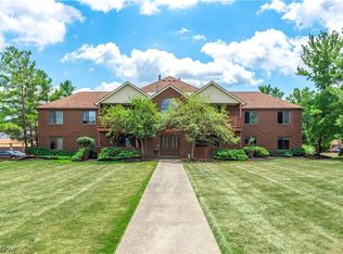 8647 Scenicview Dr APT 102, Broadview Heights, OH 44147