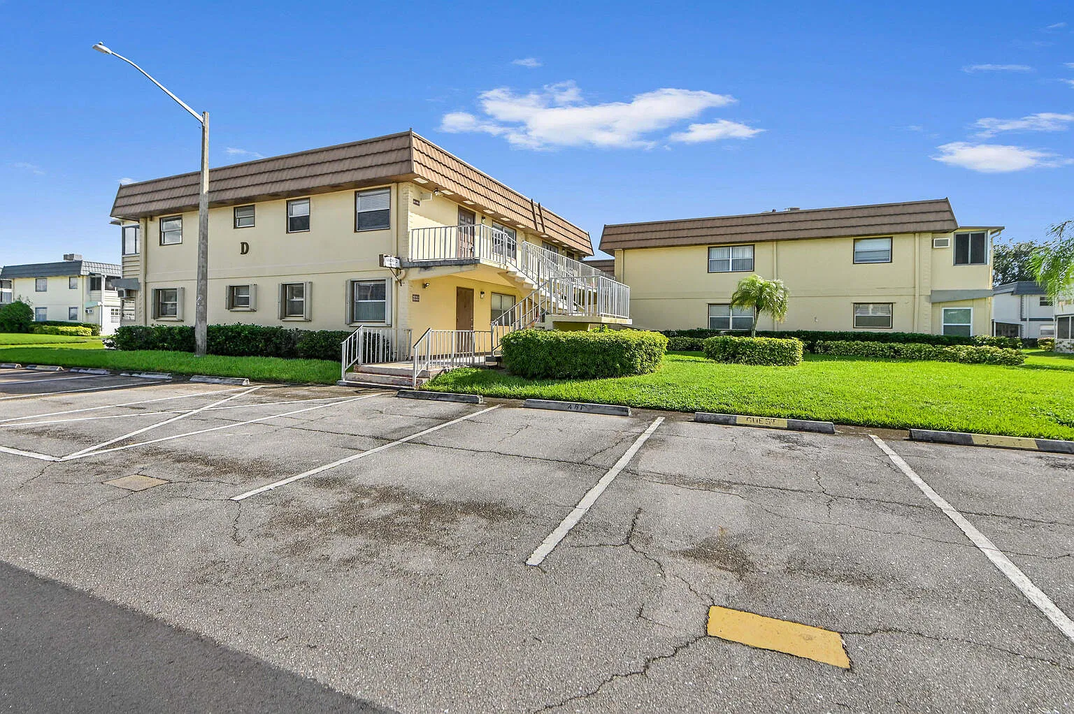 2 bed, 2.0 bath, 880 sqft, $1,700 — Photo 1
