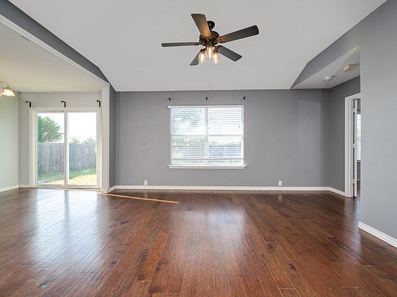5th image of 3813 Sonoma Dr