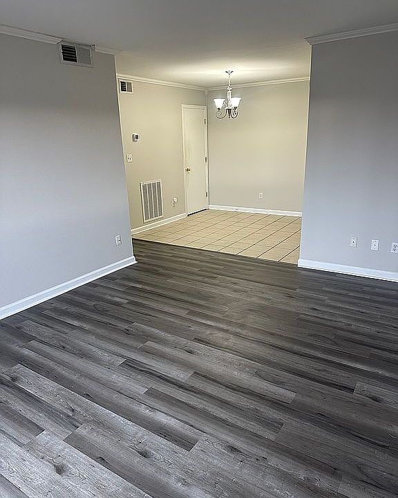 Living area/Dining area 