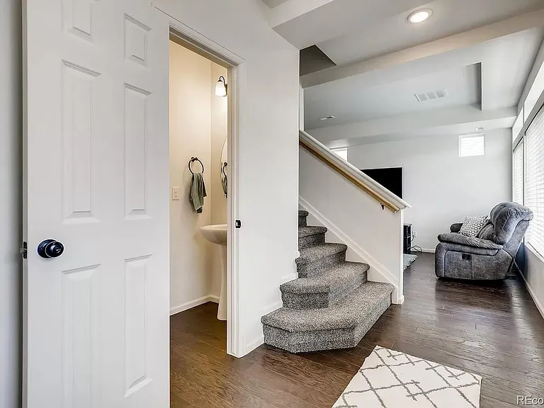 241 S Oak Hill St — Photo 4