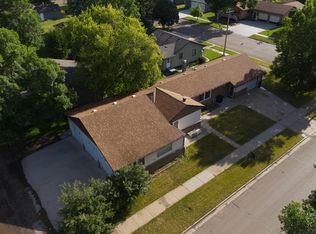 422 4th St NE, Hazen, ND 58545