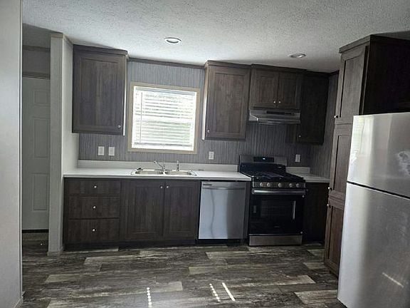 5th image of 5614 Evergreen St #514