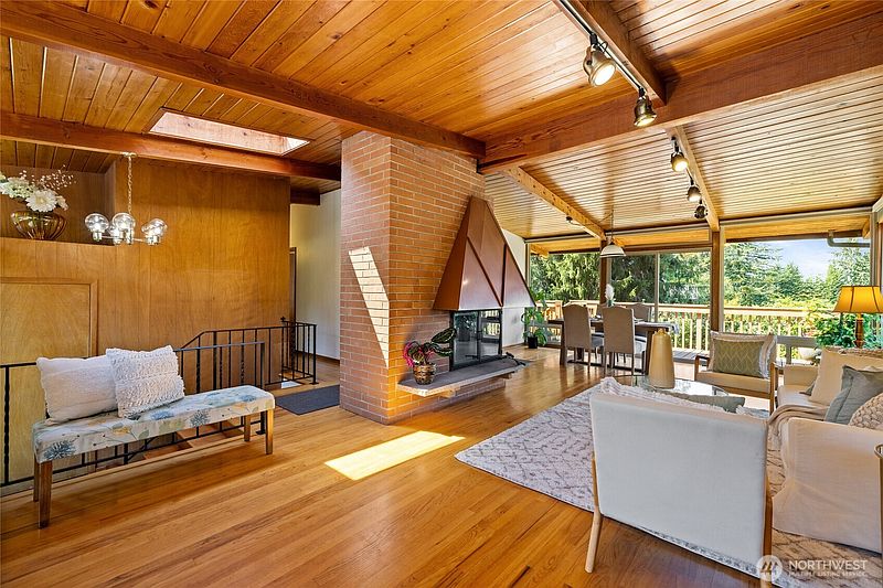 4th image of 29815 10th Avenue SW