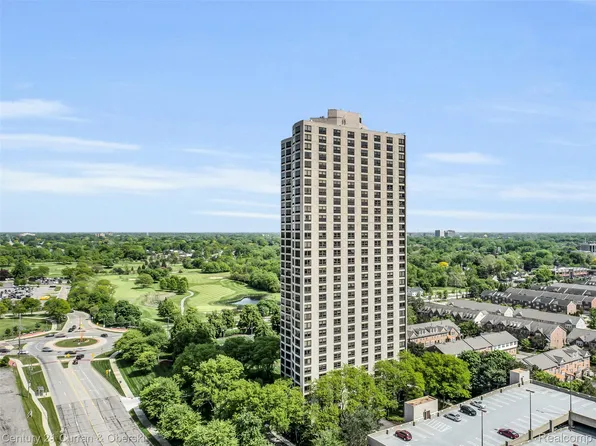 5000 Town Ctr Suite 2003, Southfield, MI 48075