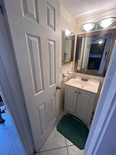 2 bed, 1.5 bath, 1036 sqft, $2,200 — Photo 3