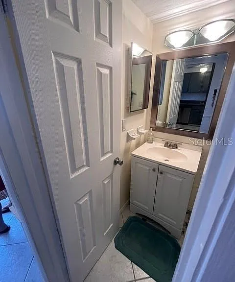 1614 Stickney Point Rd #102 — Photo 3