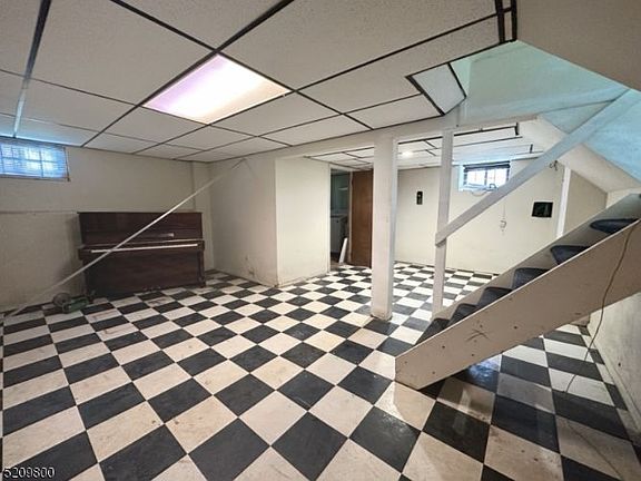 5th image of 459 W 6th Ave
