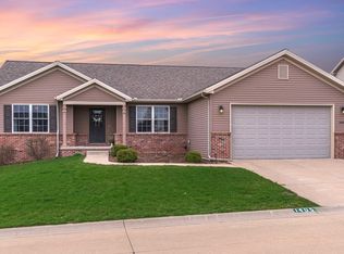 1405 Kickapoo Creek Rd, Bloomington, IL 61705