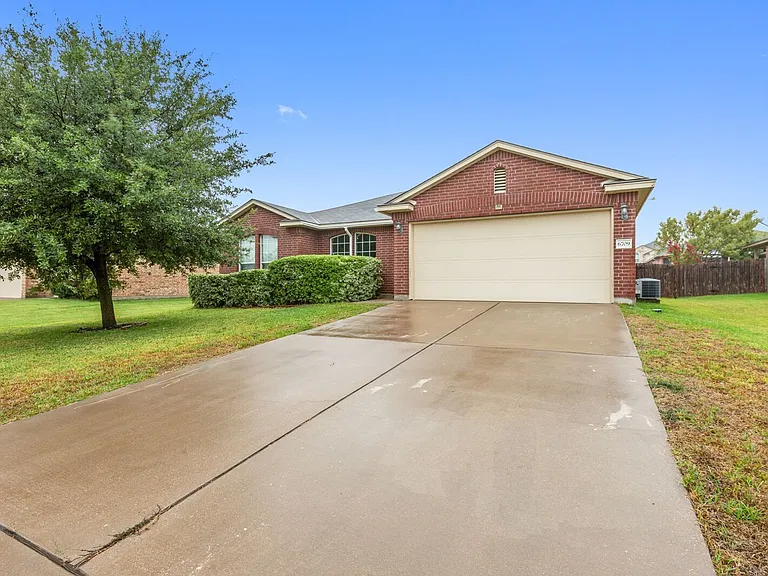 6709 Costa Dr — Photo 2