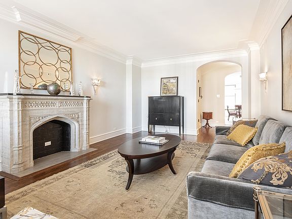 5th image of 2440 N Lakeview Ave #9D