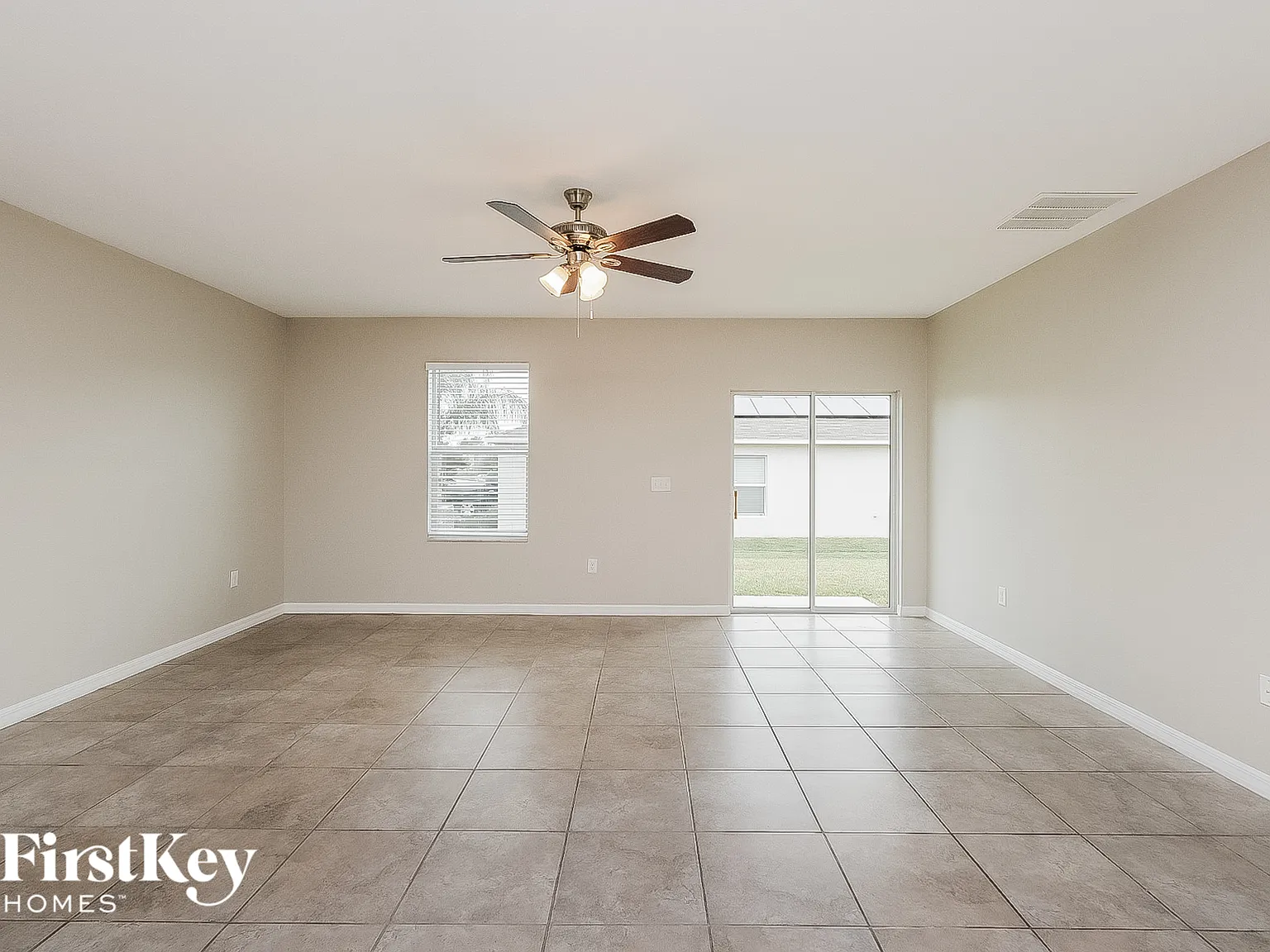 5 bed, 2.5 bath, 2973 sqft, $3,335 — Photo 2