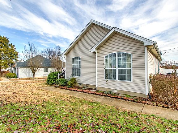 5th image of 200 Blue Lake Ln