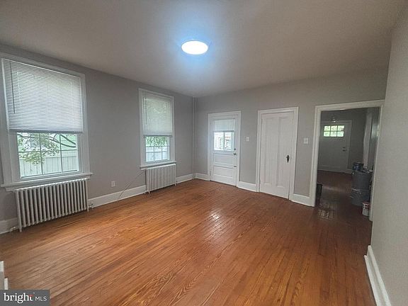 4th image of 113 Pearl St
