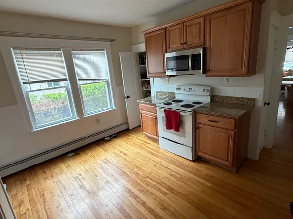 34 Marble St #1, Worcester, MA 01603