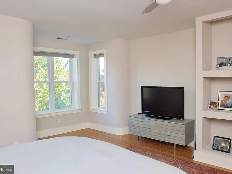 2128 1st St NW #2 — Photo 15