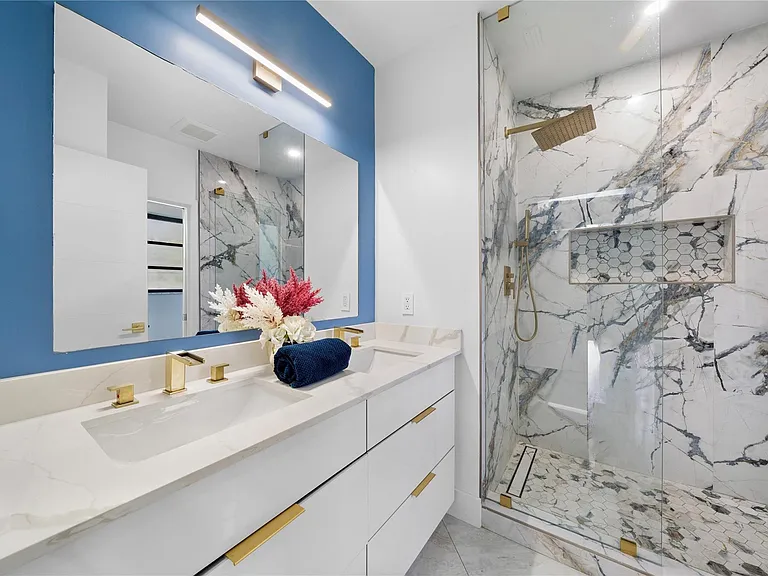 1100 Buchanan St — Photo 11
