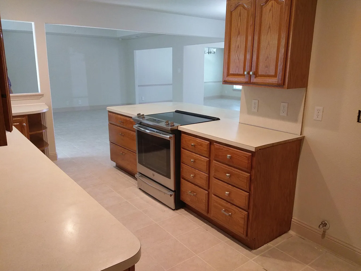 5 bed, 2084 sqft, $1,950 — Photo 4