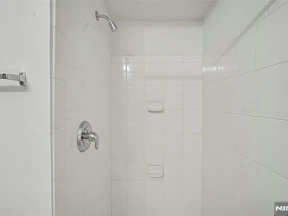 4th image of 408 Deluca Road