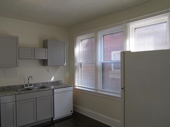 3rd image of 2122 Slane Ave #1