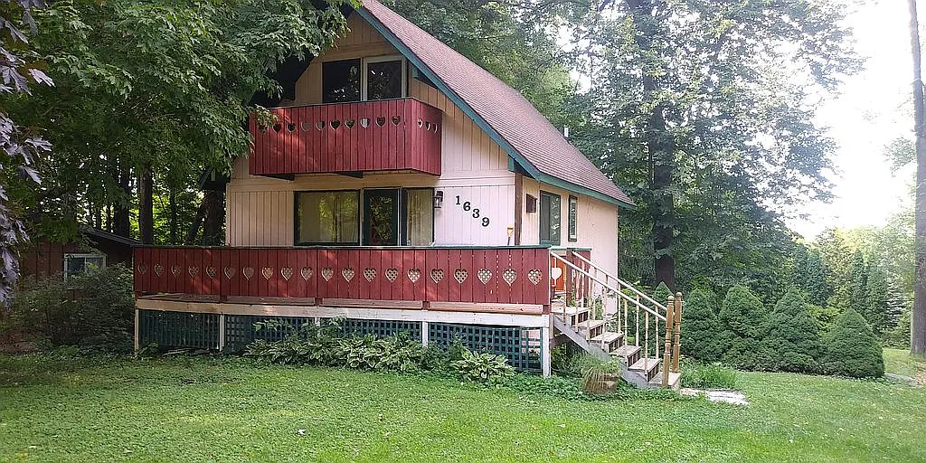 1639 Larchmont Rd photo 1