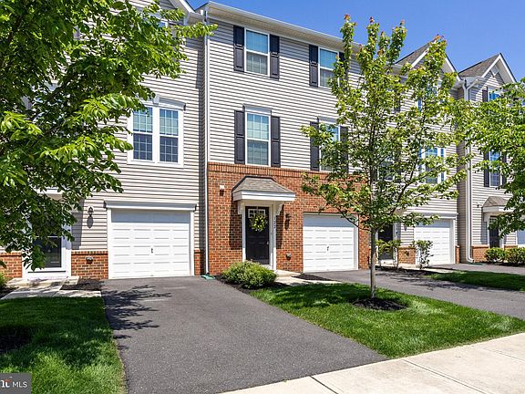 2nd image of 122 Nathan Dr