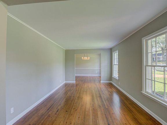 4th image of 2299 Glencliff St