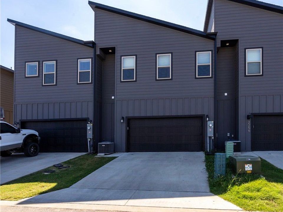 1st image of 2248 W Moore Ln