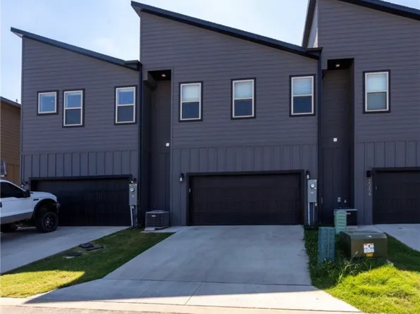 2248 W Moore Ln, Fayetteville, AR 72704