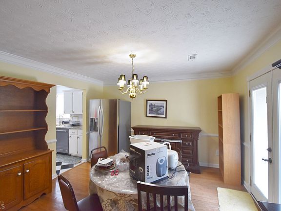 5th image of 140 Braelinn Ct