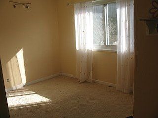 5th image of 93 John Glenn Cir