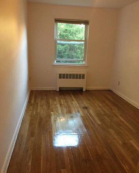 1st image of 133 E 238th St