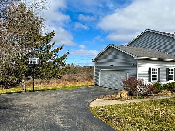 5th image of 440 Snyder Hill Rd