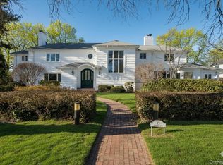 19 Amherst Road, Great Neck, NY 11021