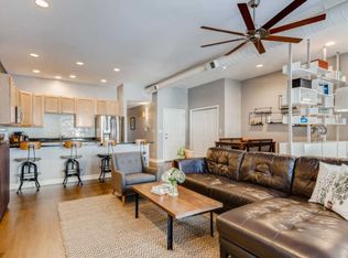422 N Noble St APT 2, Chicago, IL 60642
