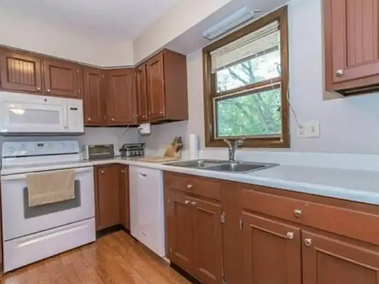 5308 Pine Grove Dr NE — Photo 4