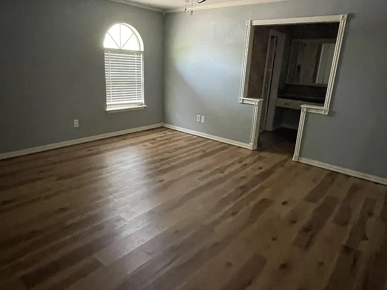 7603 Canode Dr — Photo 12