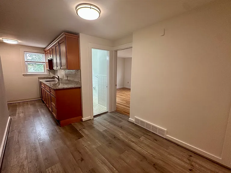 9 Norton St #3 — Photo 3