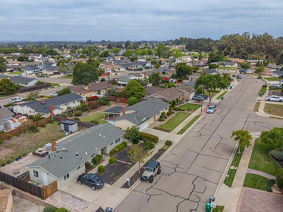 5th image of 5561 Lorraine Ave