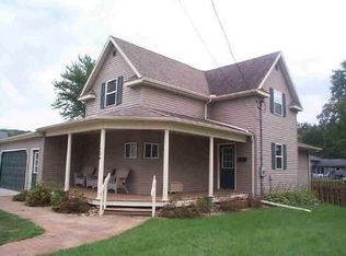 104 Dwight St, Boscobel, WI 53805