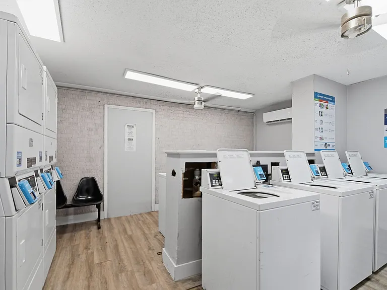 Millington Oaks Apartments — Photo 11