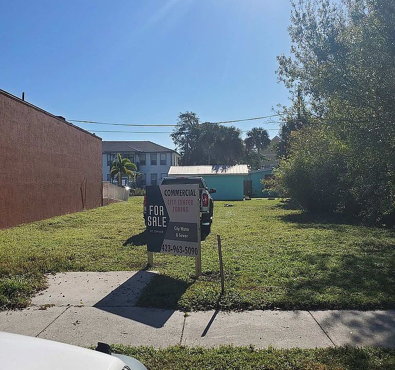 1st image of 361 W Marion Ave
