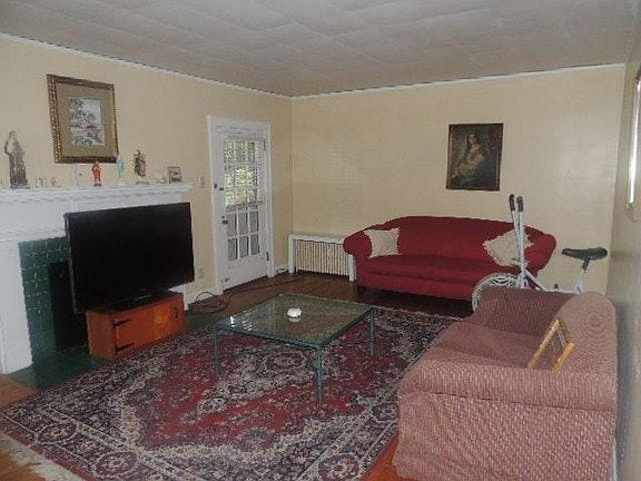 3rd image of 378 Euclid Ave