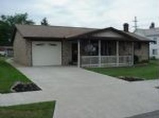 712 3rd St SW, New Philadelphia, OH 44663