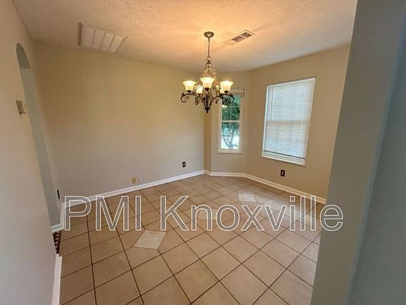 5th image of 1101 Fellowship Ln