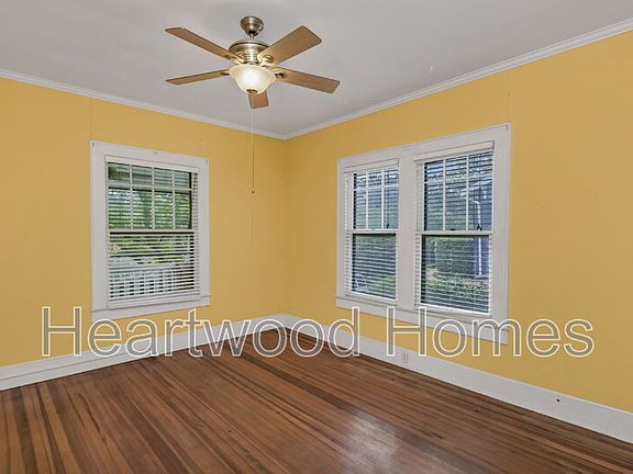 4th image of 2417 Clark St #B