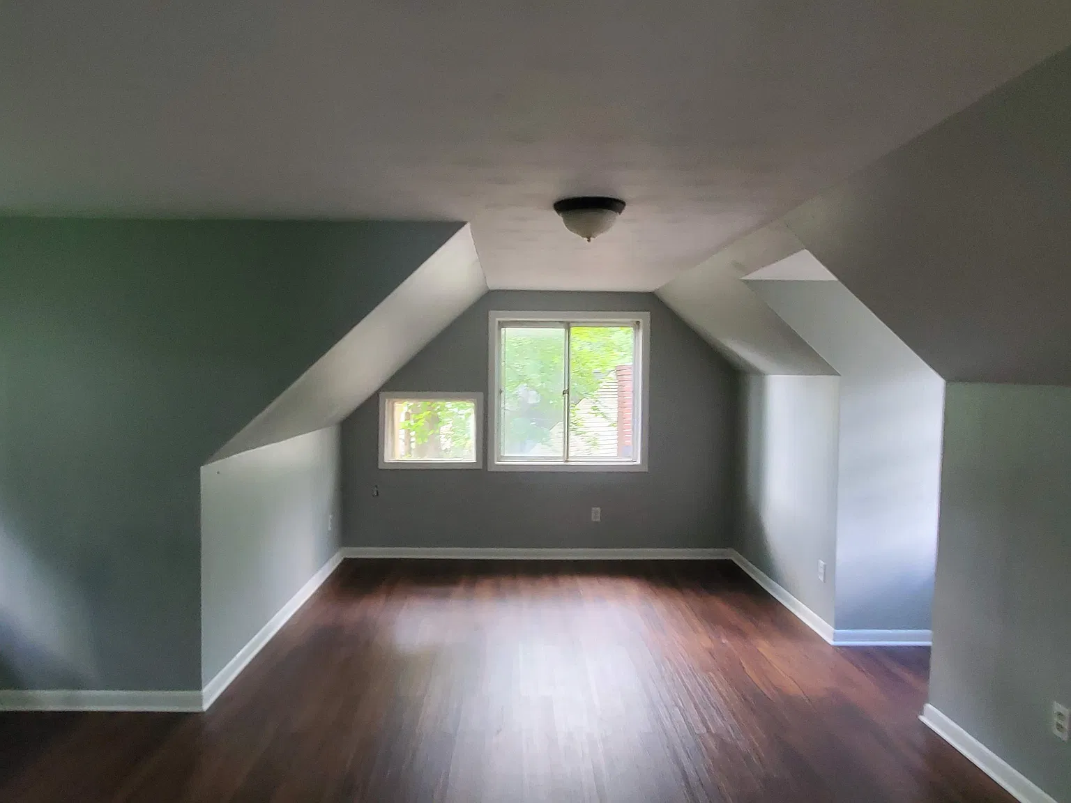 4 bed, 2029 sqft, $1,600 — Photo 1